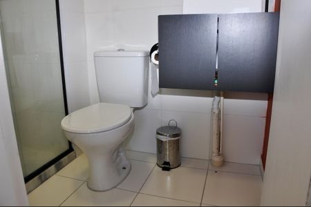 Apartamento para alugar com 40m², 2 quartos e sem vagaDetalhe - Banheiro Social