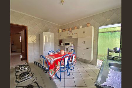 Casa à venda com 100m², 3 quartos e 2 vagas