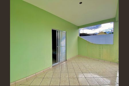 Casa à venda com 100m², 3 quartos e 2 vagas
