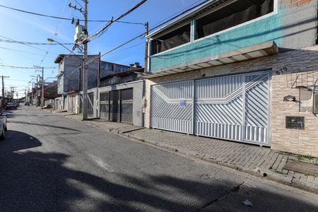 Casa para alugar com 150m², 4 quartos e 3 vagas Casa para alugar com 150m², 4 quartos e 3 vagasFachada