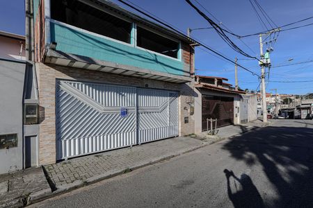 Casa para alugar com 150m², 4 quartos e 3 vagas Casa para alugar com 150m², 4 quartos e 3 vagasFachada