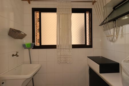 Apartamento para alugar com 71m², 3 quartos e 1 vagaÁrea de Serviço