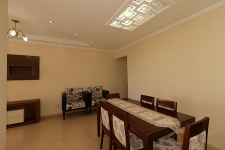 Apartamento para alugar com 71m², 3 quartos e 1 vagaSala