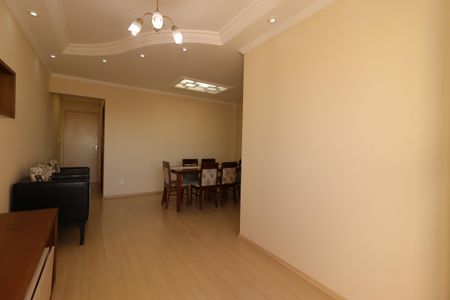 Apartamento para alugar com 71m², 3 quartos e 1 vagaSala