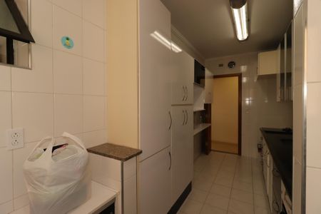 Apartamento para alugar com 71m², 3 quartos e 1 vagaÁrea de Serviço