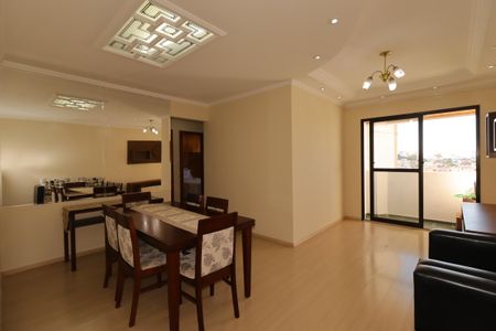 Apartamento para alugar com 71m², 3 quartos e 1 vagaSala
