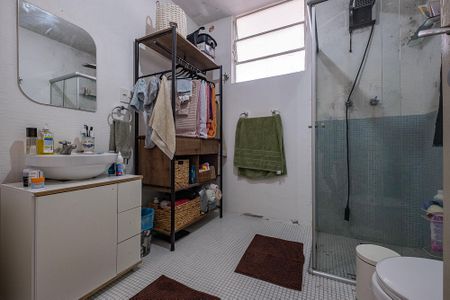 Apartamento à venda com 87m², 2 quartos e 1 vaga Apartamento à venda com 87m², 2 quartos e 1 vagaBanheiro