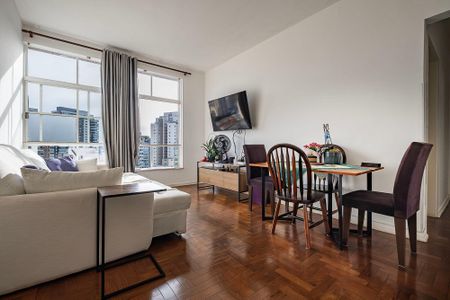 Apartamento à venda com 87m², 2 quartos e 1 vaga Apartamento à venda com 87m², 2 quartos e 1 vagaSala