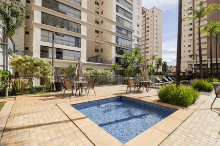 Apartamento à venda com 139m², 3 quartos e 2 vagas Apartamento à venda com 139m², 3 quartos e 2 vagasPiscina