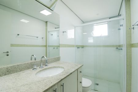 Apartamento à venda com 139m², 3 quartos e 2 vagas Apartamento à venda com 139m², 3 quartos e 2 vagasBanheiro da Suíte 2