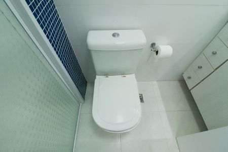 Apartamento à venda com 139m², 3 quartos e 2 vagas Apartamento à venda com 139m², 3 quartos e 2 vagasBanheiro da Suíte 1