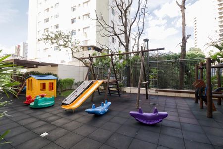 Apartamento à venda com 139m², 3 quartos e 2 vagas Apartamento à venda com 139m², 3 quartos e 2 vagasPlayground
