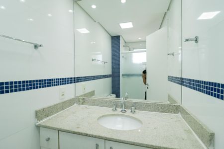 Apartamento à venda com 139m², 3 quartos e 2 vagas Apartamento à venda com 139m², 3 quartos e 2 vagasBanheiro da Suíte 1