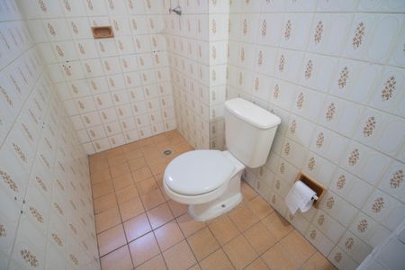 Apartamento à venda com 47m², 2 quartos e 1 vaga Apartamento à venda com 47m², 2 quartos e 1 vagaBANHEIRO