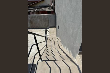 Studio para alugar com 23m², 1 quarto e sem vaga Studio para alugar com 23m², 1 quarto e sem vagaEscada