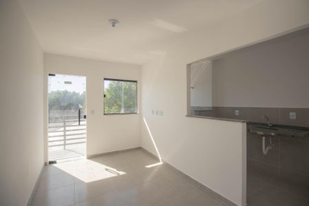 Sala de apartamento para alugar com 2 quartos, 45m² em Laranjal, São Gonçalo