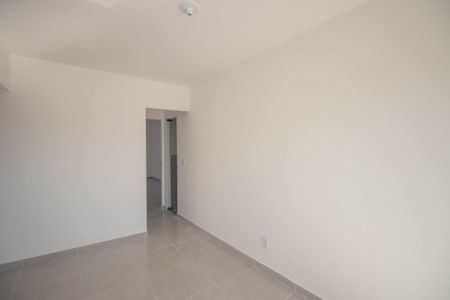 Sala de apartamento para alugar com 2 quartos, 45m² em Laranjal, São Gonçalo