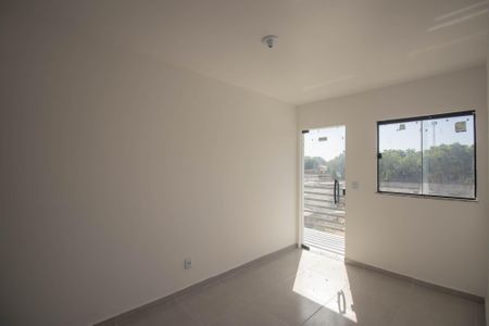 Sala de apartamento para alugar com 2 quartos, 45m² em Laranjal, São Gonçalo