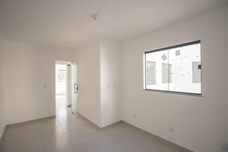 Quarto 2 de apartamento para alugar com 2 quartos, 45m² em Laranjal, São Gonçalo
