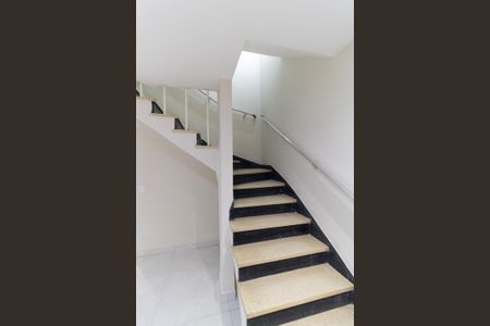 Escada de casa para alugar com 4 quartos, 140m² em Sacomã, São Paulo