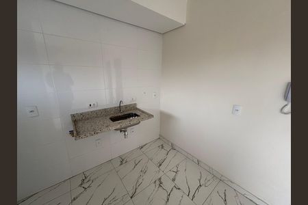 Cozinha de apartamento para alugar com 1 quarto, 35m² em Vila Ré, São Paulo