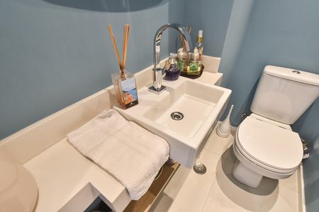 Apartamento à venda com 93m², 2 quartos e 2 vagas Apartamento à venda com 93m², 2 quartos e 2 vagasLavabo