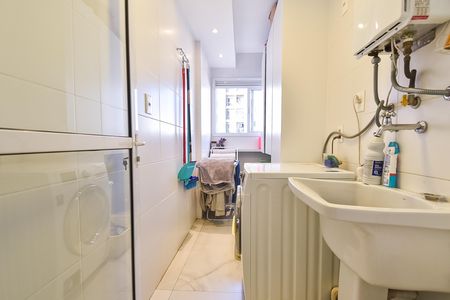 Apartamento à venda com 93m², 2 quartos e 2 vagas Apartamento à venda com 93m², 2 quartos e 2 vagasÁrea de serviço
