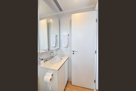 Apartamento à venda com 93m², 2 quartos e 2 vagas Apartamento à venda com 93m², 2 quartos e 2 vagasBanheiro da suíte 1
