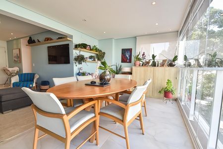Apartamento à venda com 93m², 2 quartos e 2 vagas Apartamento à venda com 93m², 2 quartos e 2 vagasVaranda