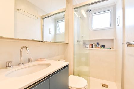 Apartamento à venda com 93m², 2 quartos e 2 vagas Apartamento à venda com 93m², 2 quartos e 2 vagasBanheiro da suíte 2
