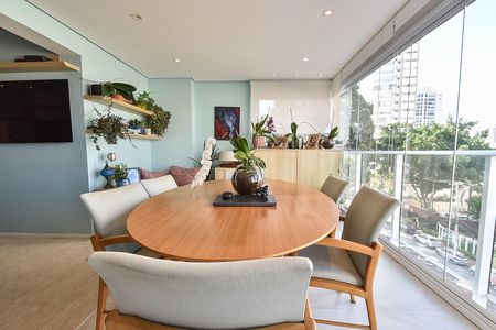 Apartamento à venda com 93m², 2 quartos e 2 vagas Apartamento à venda com 93m², 2 quartos e 2 vagasVaranda