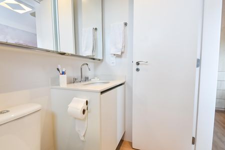 Apartamento à venda com 93m², 2 quartos e 2 vagas Apartamento à venda com 93m², 2 quartos e 2 vagasBanheiro da suíte 1