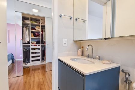 Apartamento à venda com 93m², 2 quartos e 2 vagas Apartamento à venda com 93m², 2 quartos e 2 vagasBanheiro da suíte 2