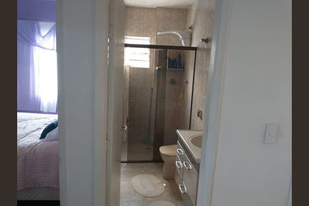 Banheiro de apartamento à venda com 2 quartos, 56m² em Jardim Monte Alegre, Taboão da Serra