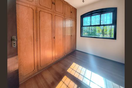 Casa à venda com 300m², 3 quartos e 2 vagas Casa à venda com 300m², 3 quartos e 2 vagasQuarto 1