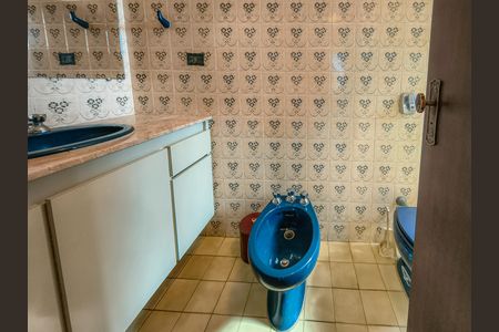 Casa à venda com 300m², 3 quartos e 2 vagas Casa à venda com 300m², 3 quartos e 2 vagasBanheiro da Suíte master