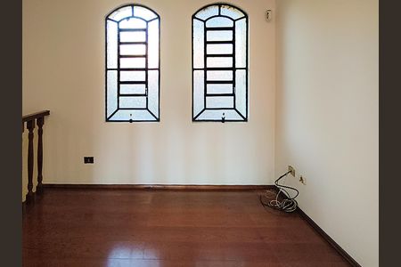 Casa à venda com 300m², 3 quartos e 2 vagas Casa à venda com 300m², 3 quartos e 2 vagasHall