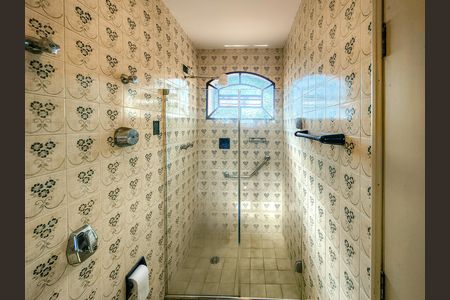 Casa à venda com 300m², 3 quartos e 2 vagas Casa à venda com 300m², 3 quartos e 2 vagasBanheiro da Suíte master