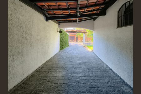 Casa à venda com 300m², 3 quartos e 2 vagas Casa à venda com 300m², 3 quartos e 2 vagasGaragem