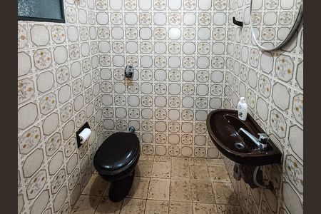 Casa à venda com 300m², 3 quartos e 2 vagas Casa à venda com 300m², 3 quartos e 2 vagasLavabo