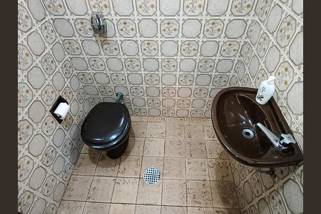Casa à venda com 300m², 3 quartos e 2 vagas Casa à venda com 300m², 3 quartos e 2 vagasLavabo