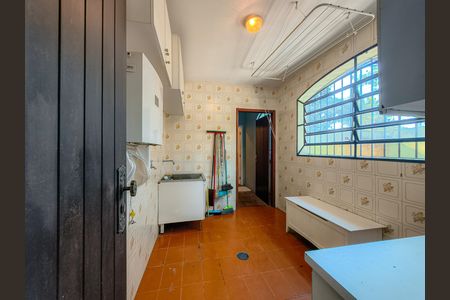 Casa à venda com 300m², 3 quartos e 2 vagas Casa à venda com 300m², 3 quartos e 2 vagasÁrea de Serviço
