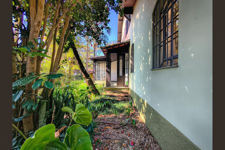 Casa à venda com 300m², 3 quartos e 2 vagas Casa à venda com 300m², 3 quartos e 2 vagasJardim