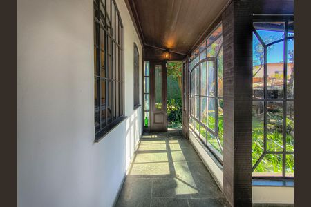 Casa à venda com 300m², 3 quartos e 2 vagas Casa à venda com 300m², 3 quartos e 2 vagasVaranda da Sala