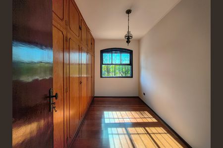 Casa à venda com 300m², 3 quartos e 2 vagas Casa à venda com 300m², 3 quartos e 2 vagasQuarto 1