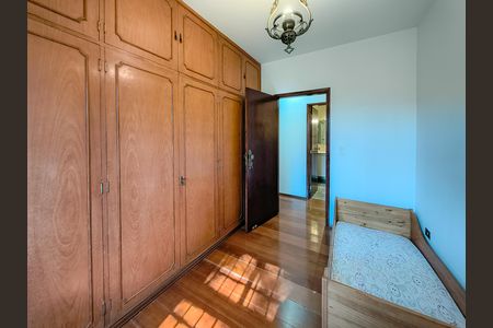 Casa à venda com 300m², 3 quartos e 2 vagas Casa à venda com 300m², 3 quartos e 2 vagasQuarto 2