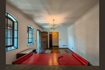 Casa à venda com 300m², 3 quartos e 2 vagas Casa à venda com 300m², 3 quartos e 2 vagasSala