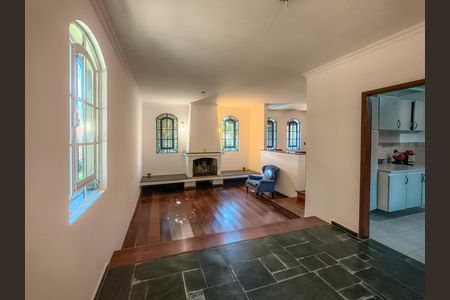 Casa à venda com 300m², 3 quartos e 2 vagas Casa à venda com 300m², 3 quartos e 2 vagasSala 2