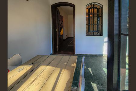 Casa à venda com 300m², 3 quartos e 2 vagas Casa à venda com 300m², 3 quartos e 2 vagasVaranda da Sala