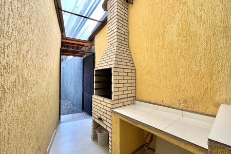 Casa à venda com 79m², 2 quartos e 1 vaga Casa à venda com 79m², 2 quartos e 1 vagaChurrasqueira